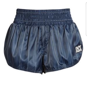 Ivy Park Baseball Pinstripe Shorts Sz Small